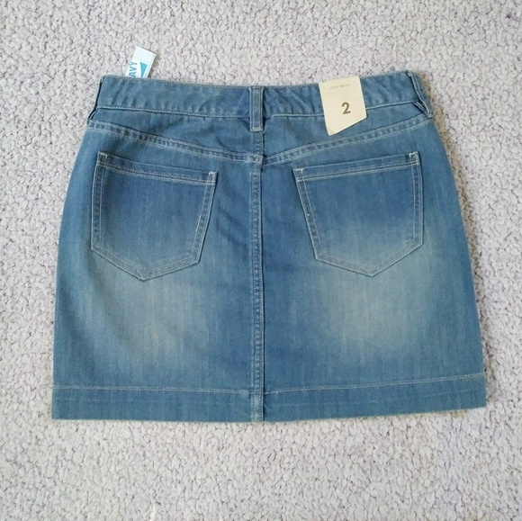 Light Blue Faded Denim Miniskirt, Old Navy - Picture 4 of 7